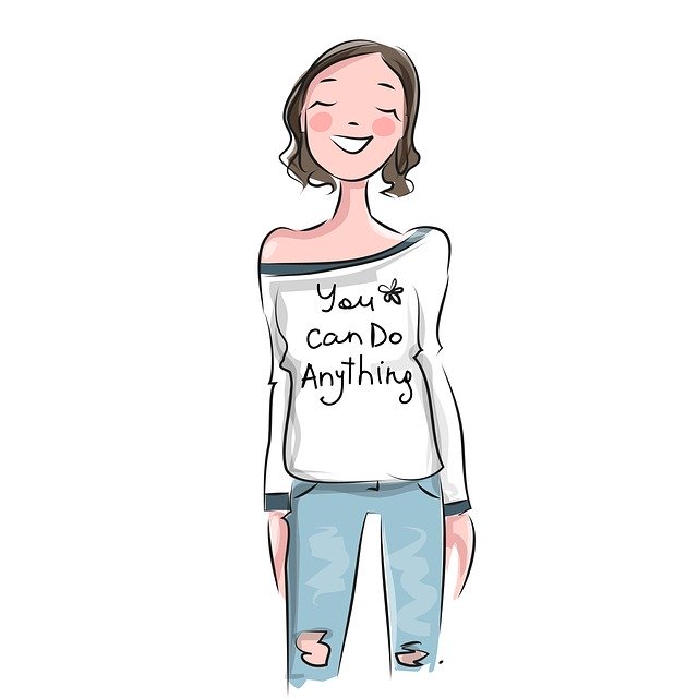 femme avec une message inspirant sur son T-shirt
