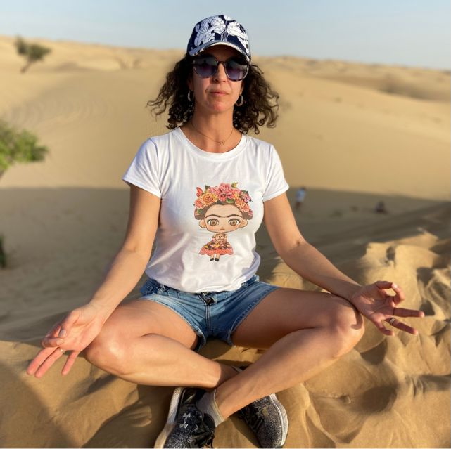 Priscille Ford, coach ikigaï illustre la sérénité et la longévité des zones bleues pour une reconversion réussie